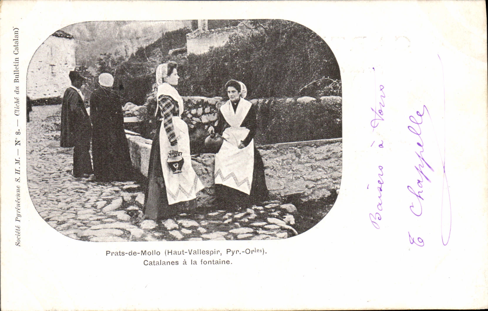 CPA Folklore Prats de Mollo Catalanes a la fontaine 
