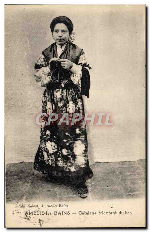 CPA Folklore Amelie les Bains Catalane tricotant du bas 
