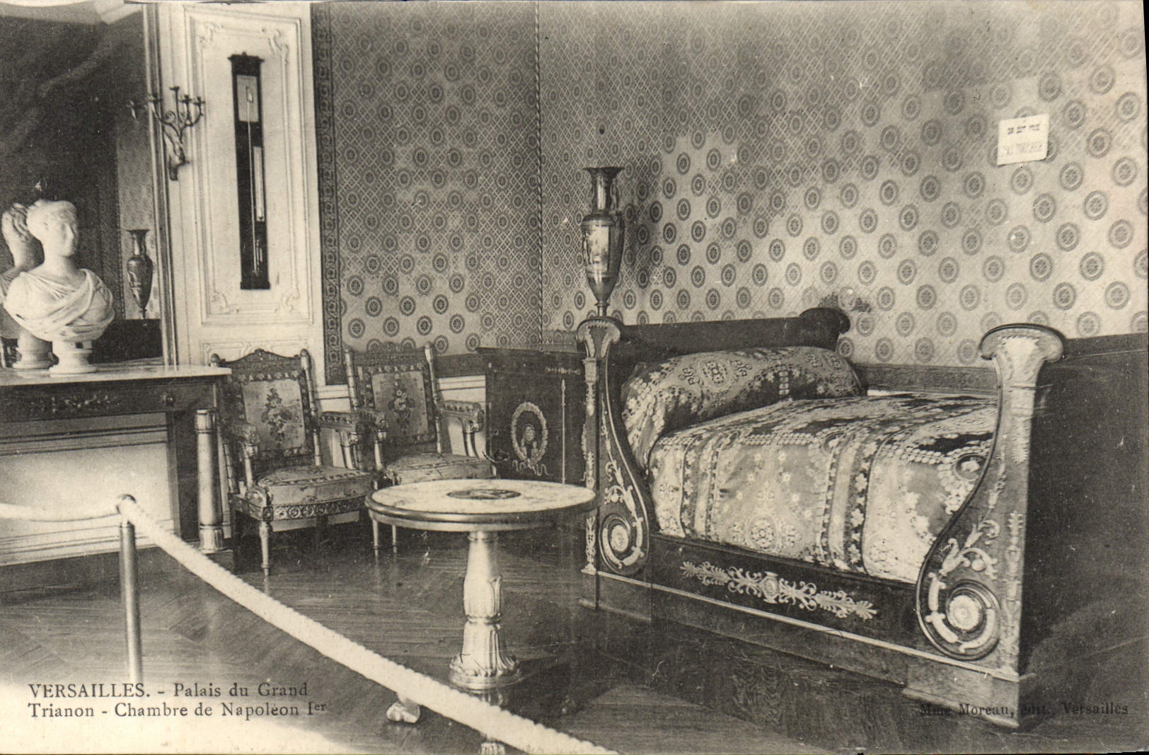 CPA Versailles Palais Du Grand Trianon Chambre de Napoleon 1er