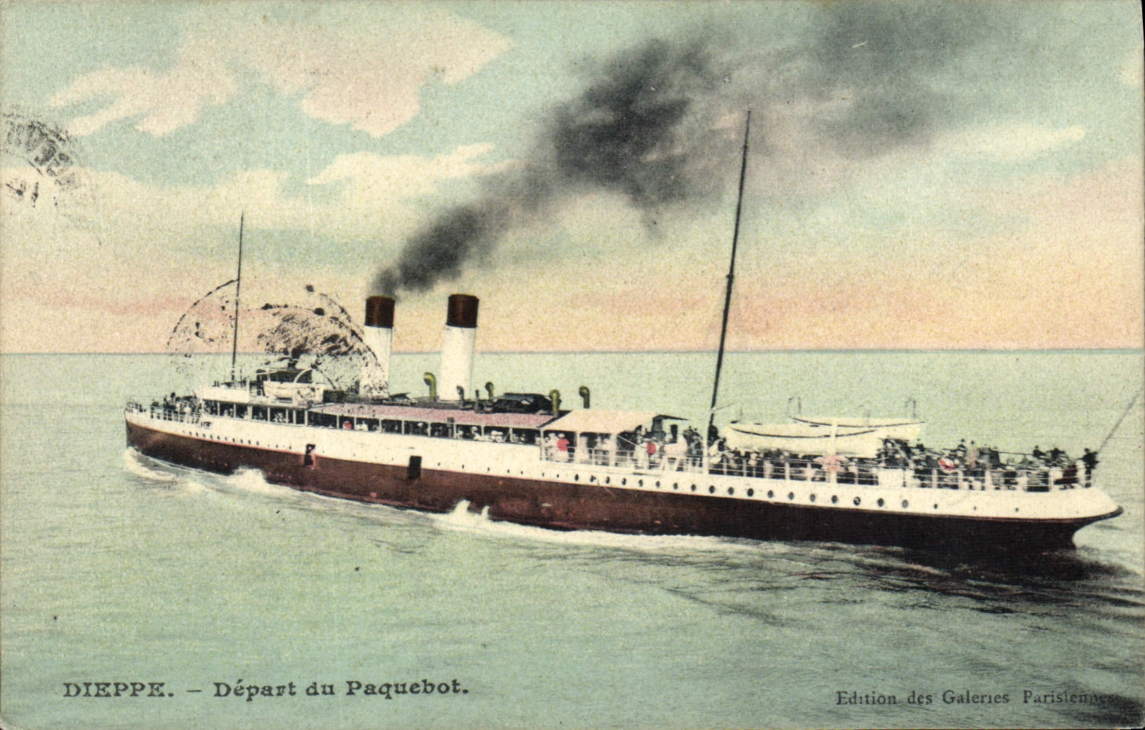 Dieppe — Départ du paquebot — Édition des Galeries Parisiennes