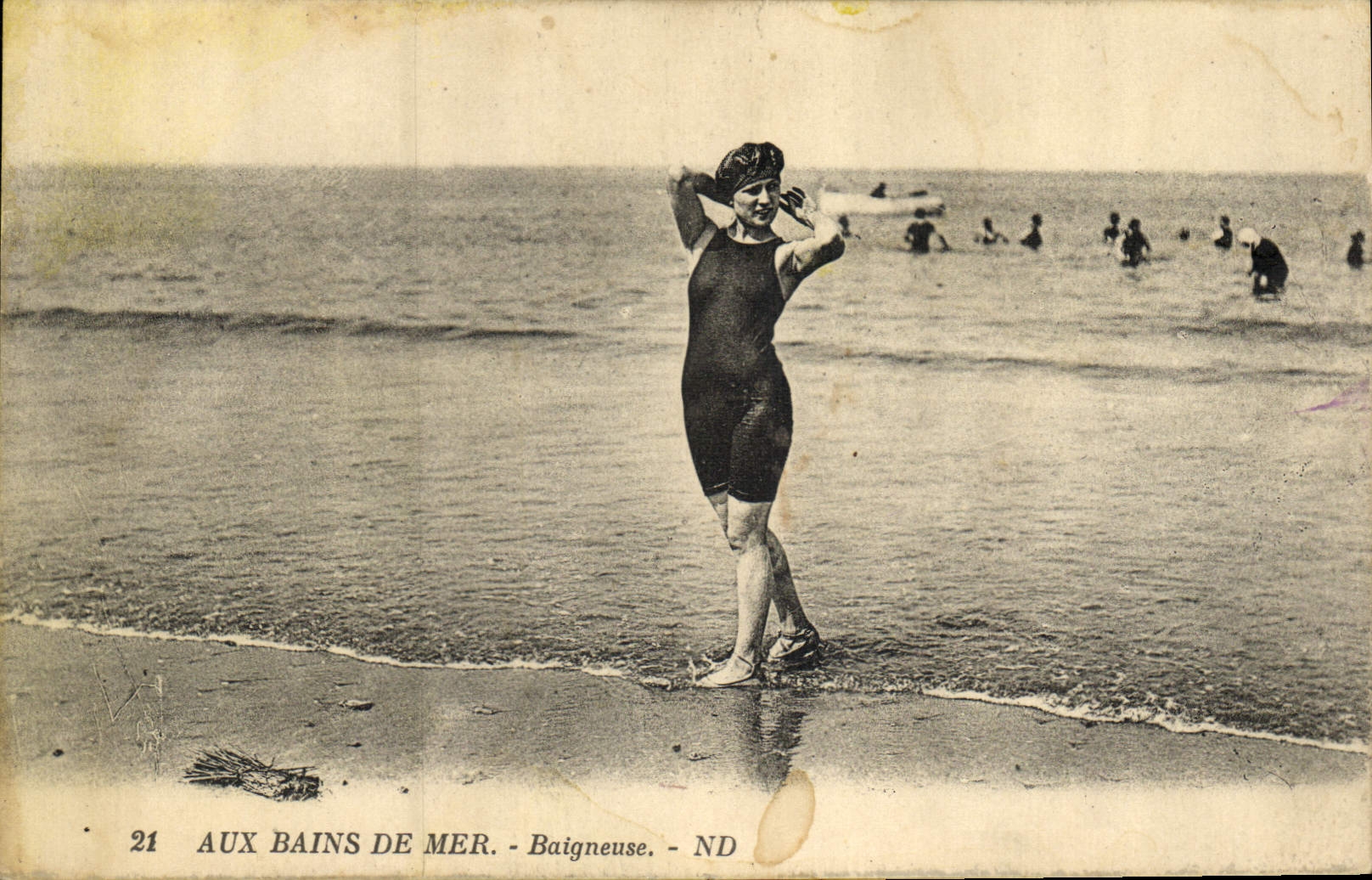 CPA Folklore Maillot de Bains Femme 