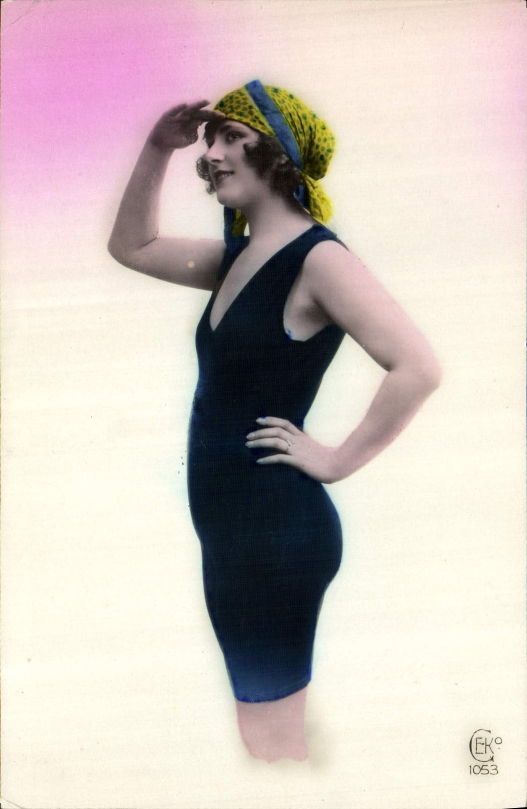CPA Folklore Maillot de Bains Femme 