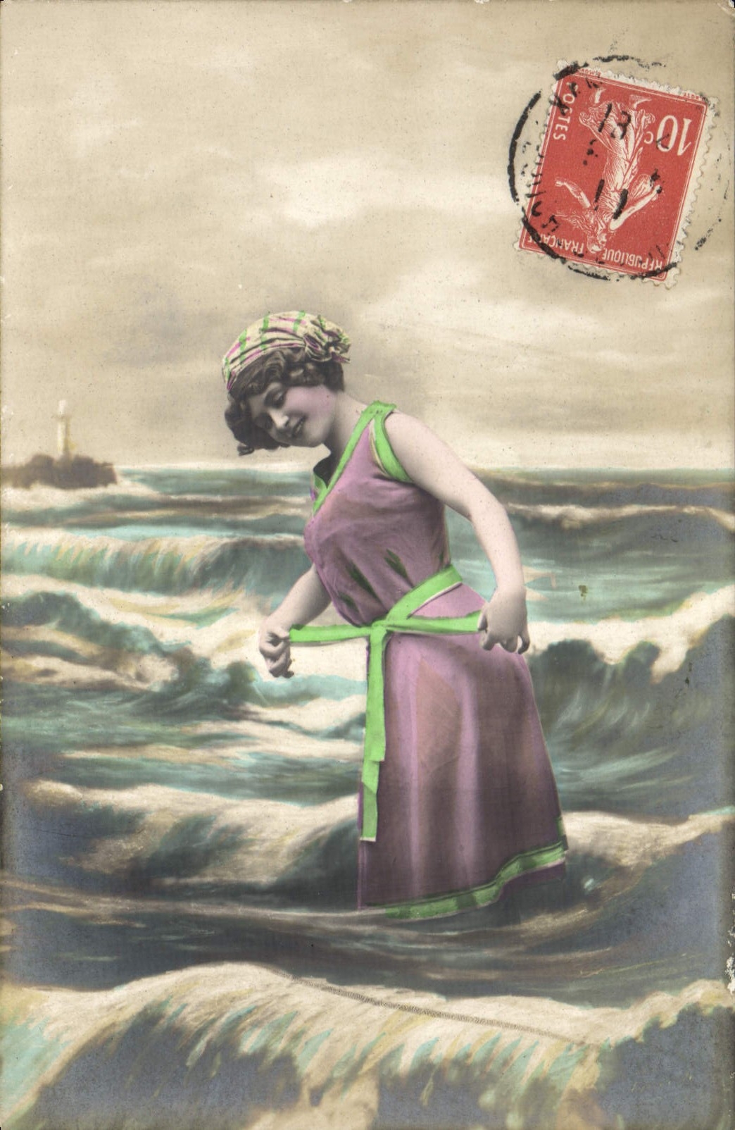 CPA Folklore Maillot de Bains Femme 
