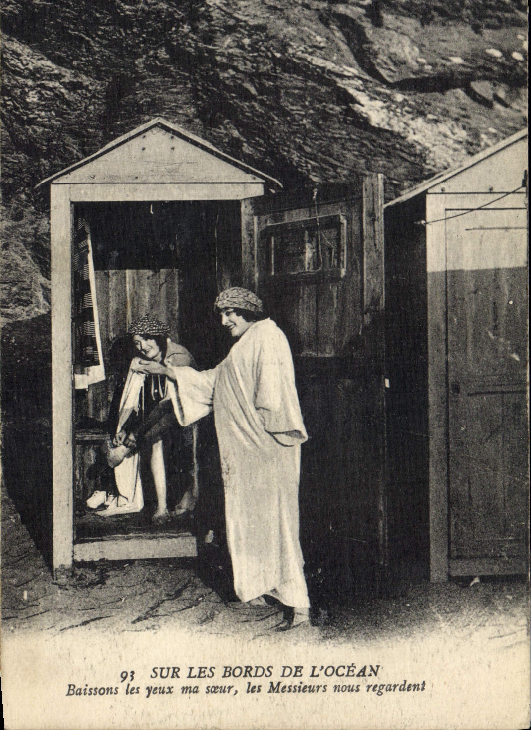 Sur les bords de l'océan — scène de plage avec cabines — éditeur non visible, n° de série 93