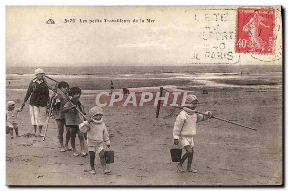CPA Folklore Maillot de Bains Enfants Les petits travailleurs de la mer