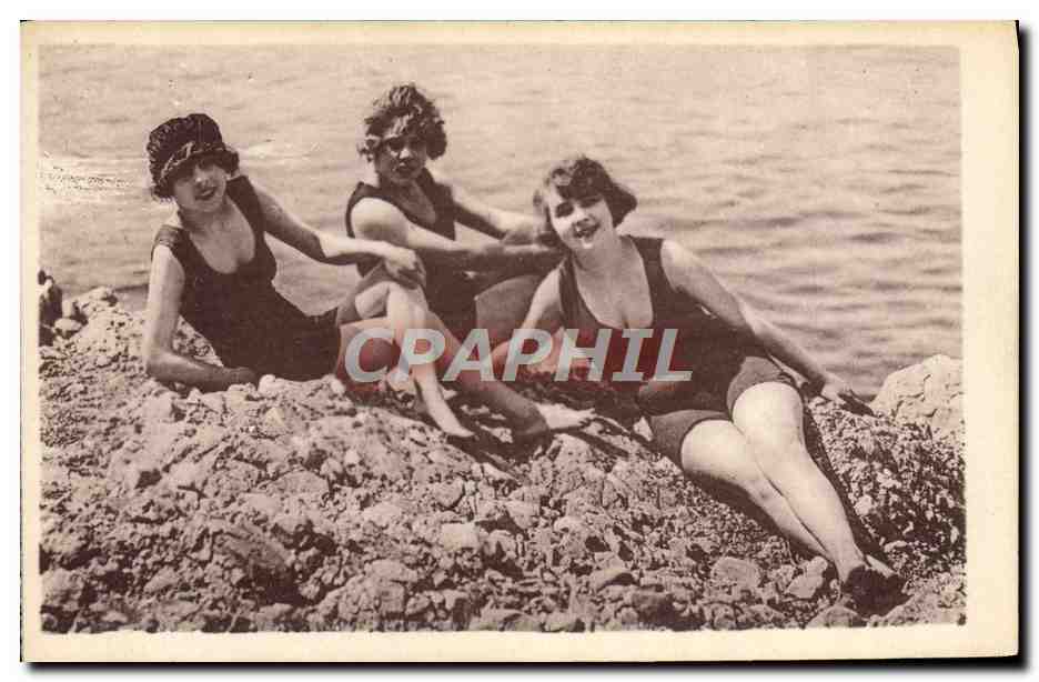 CPA Folklore Maillot de Bains Femme Trouville