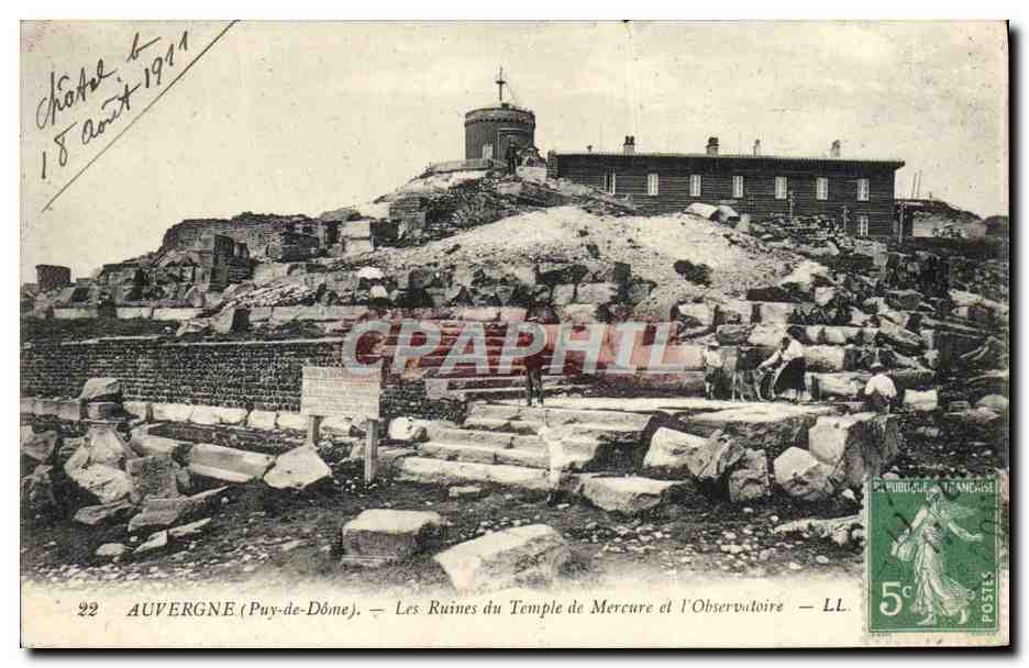 CPA Astronomie Auvergne Les ruines du temple de Mercure et l'Observatoire
