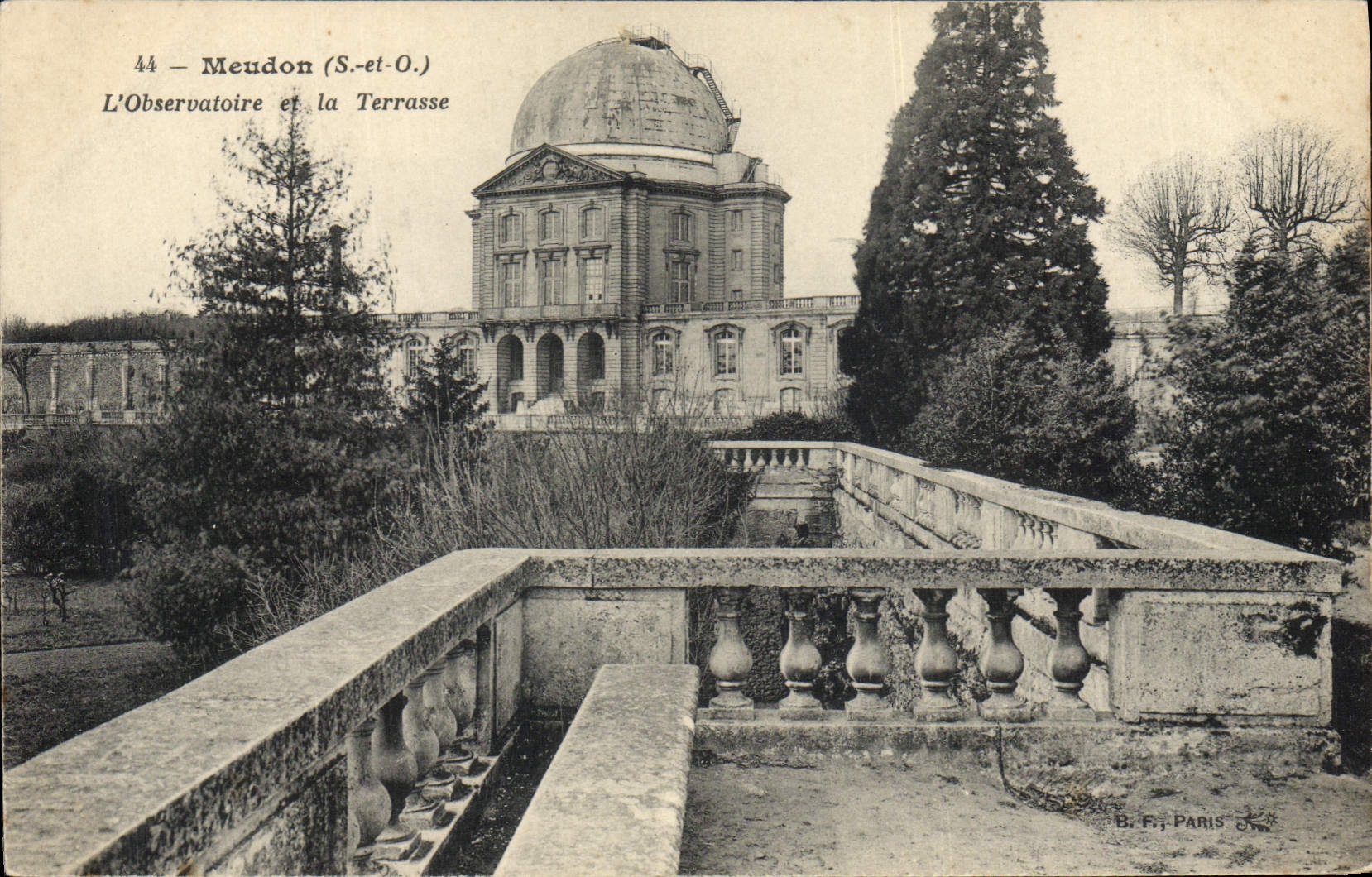 CPA Astronomie Meudon L'Observatoire et la terrasse