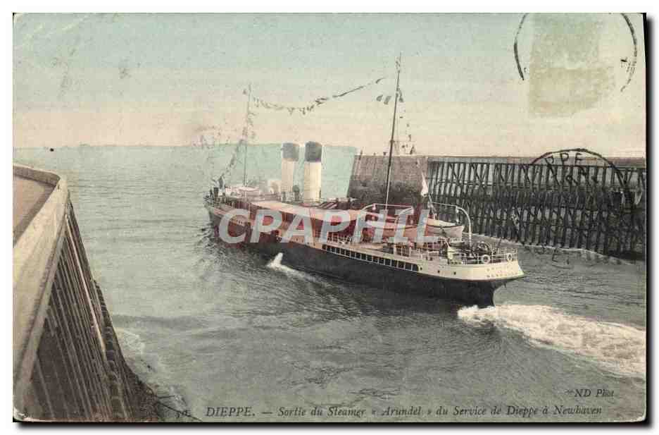 CPA Bateau Dieppe Sortie du steamer Arundel du service de Dieppe a Newhaven