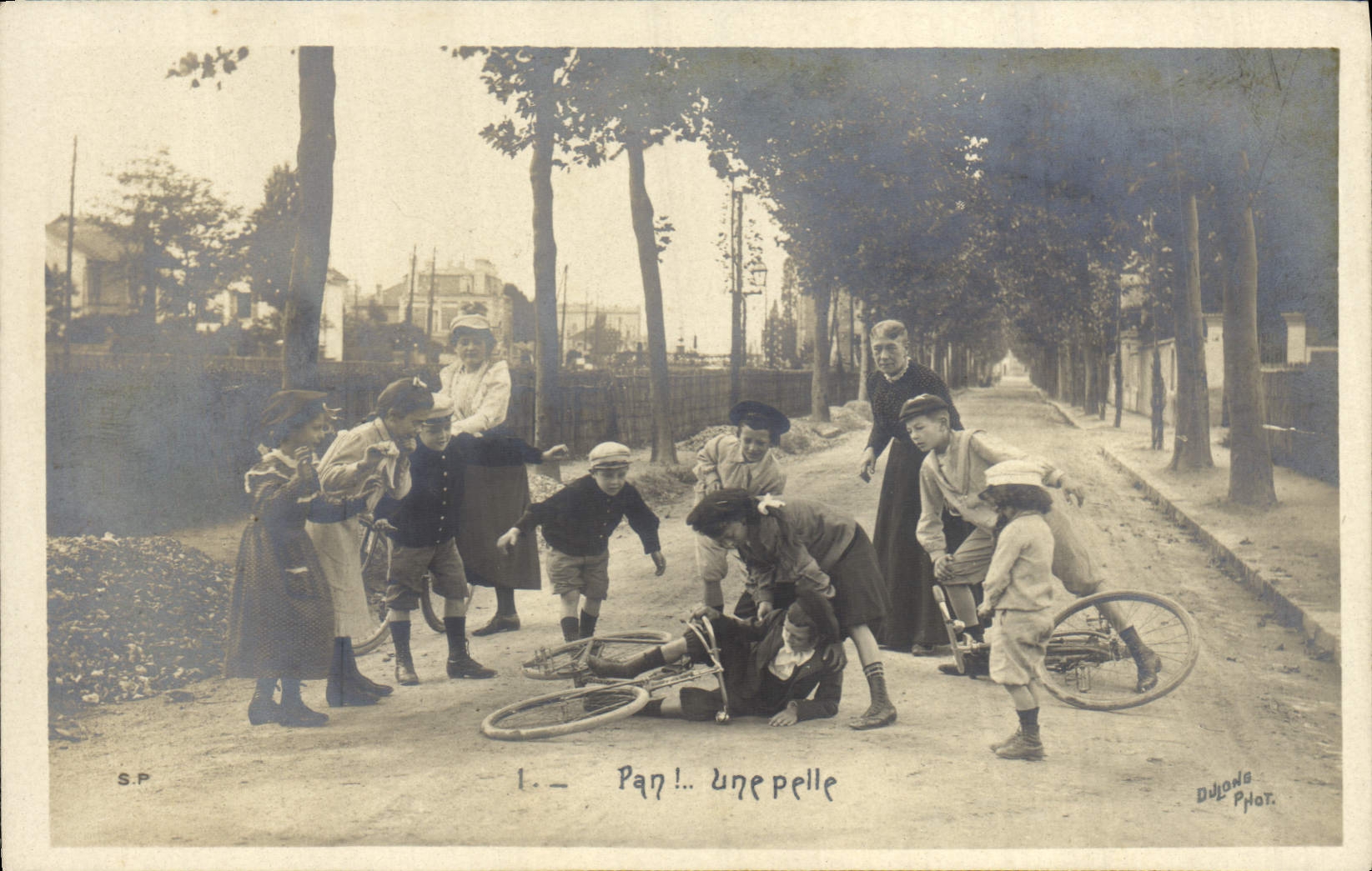 CPA Fantaisie Enfant Velo Cycle