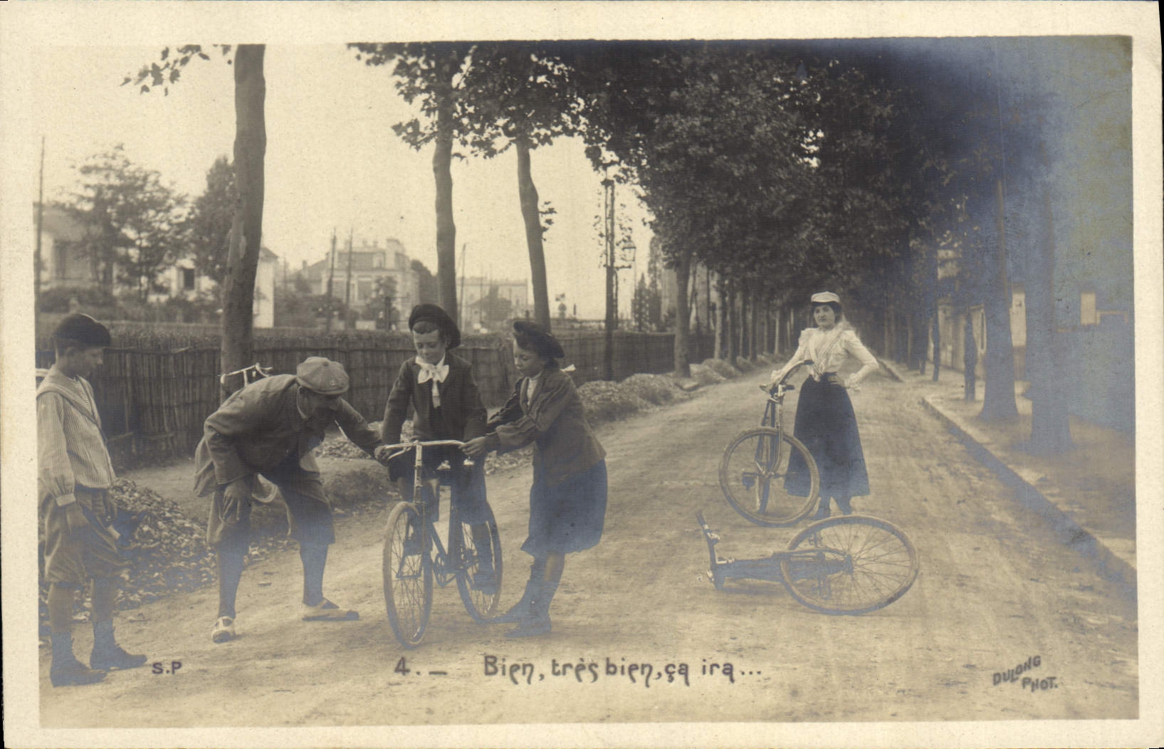 CPA Fantaisie Enfant Velo Cycle