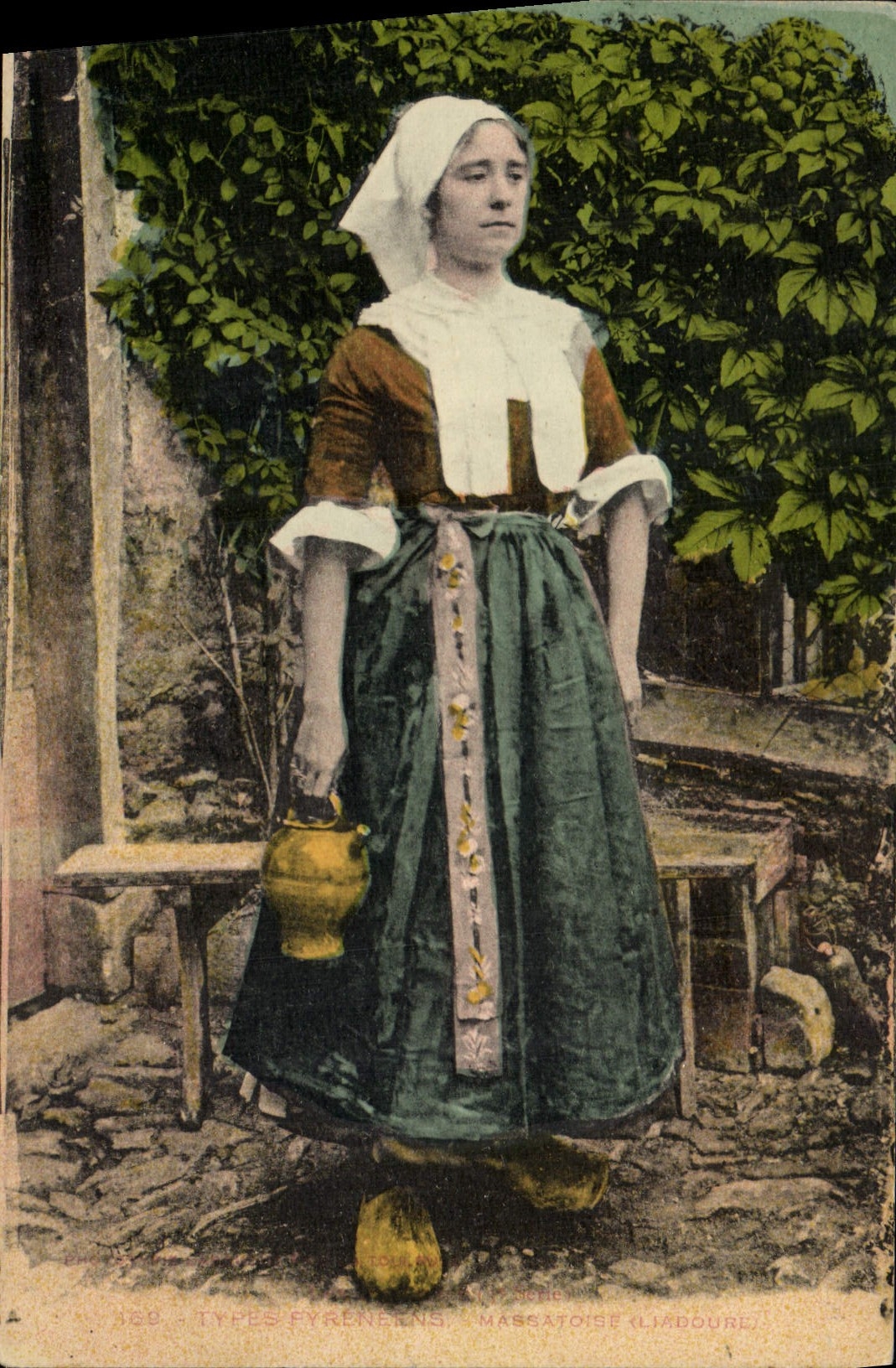CPA Pyrenees Massatoire Liadoure Folklore