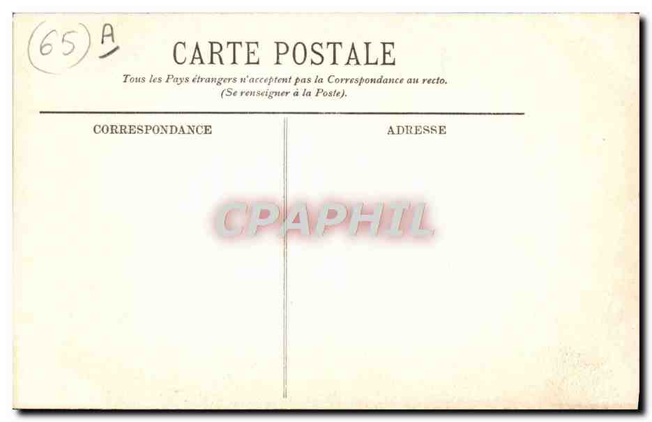 CPA Montagnarde Pyrenees Femme Folklore — Verso