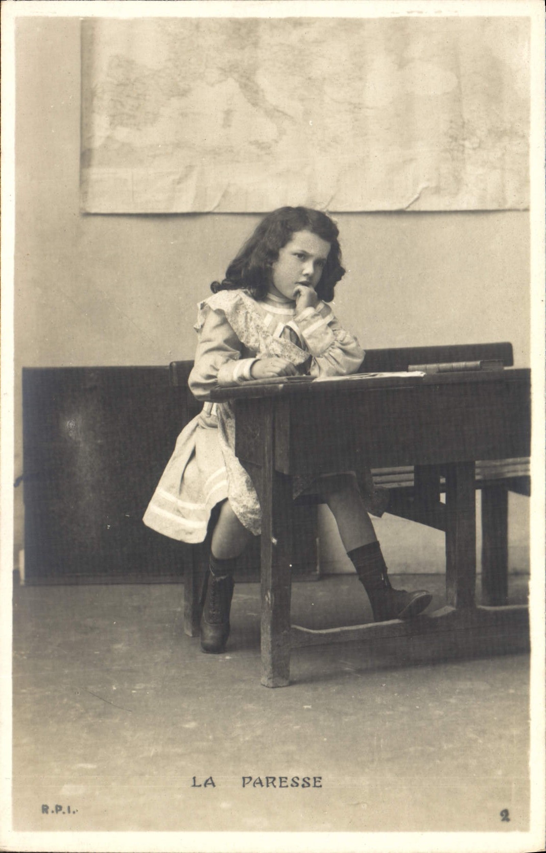 CPA Fantaisie Enfant La paresse