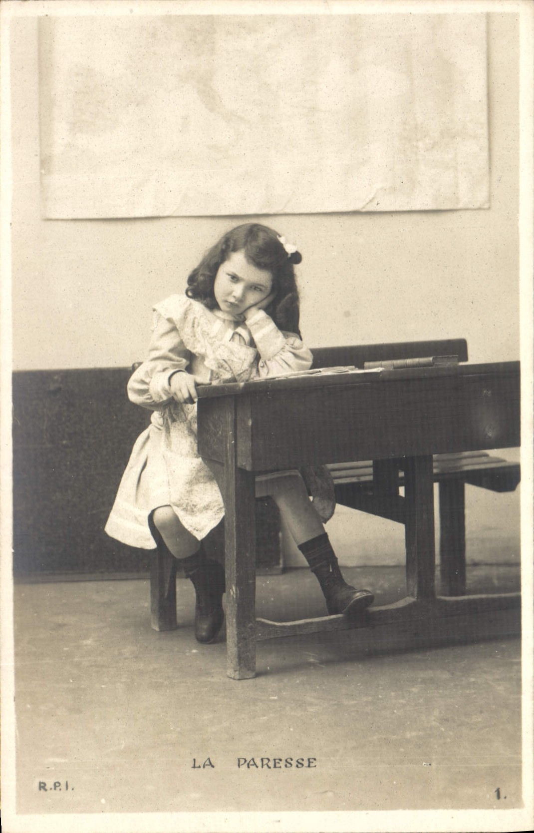 CPA Fantaisie Enfant La paresse