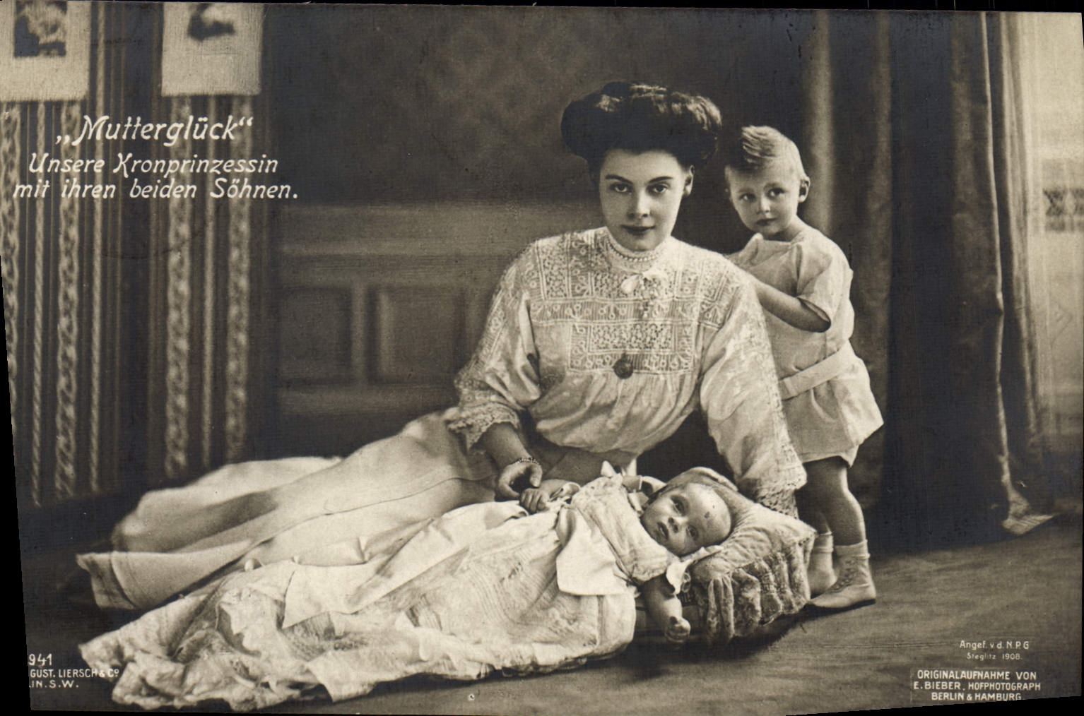 Mutterglück — Mère avec ses deux fils — Gust. Liersch & Co, Berlin 1900 - Recto