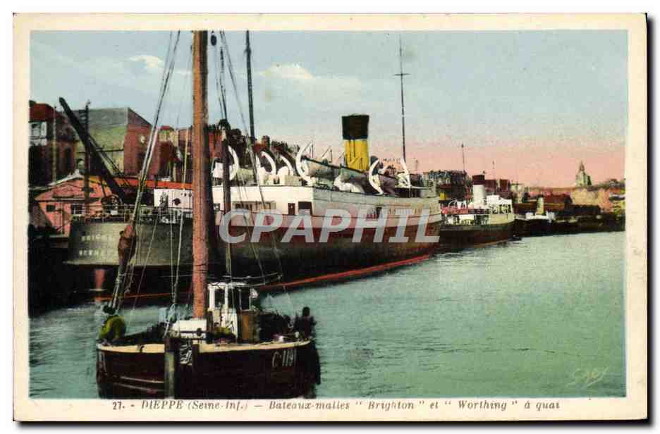 CPA Bateau Dieppe Bateaux Malles Brighton et Worthing a quai 