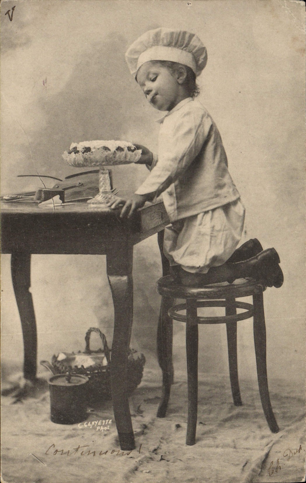 CPA Fantaisie Enfant Patissier 