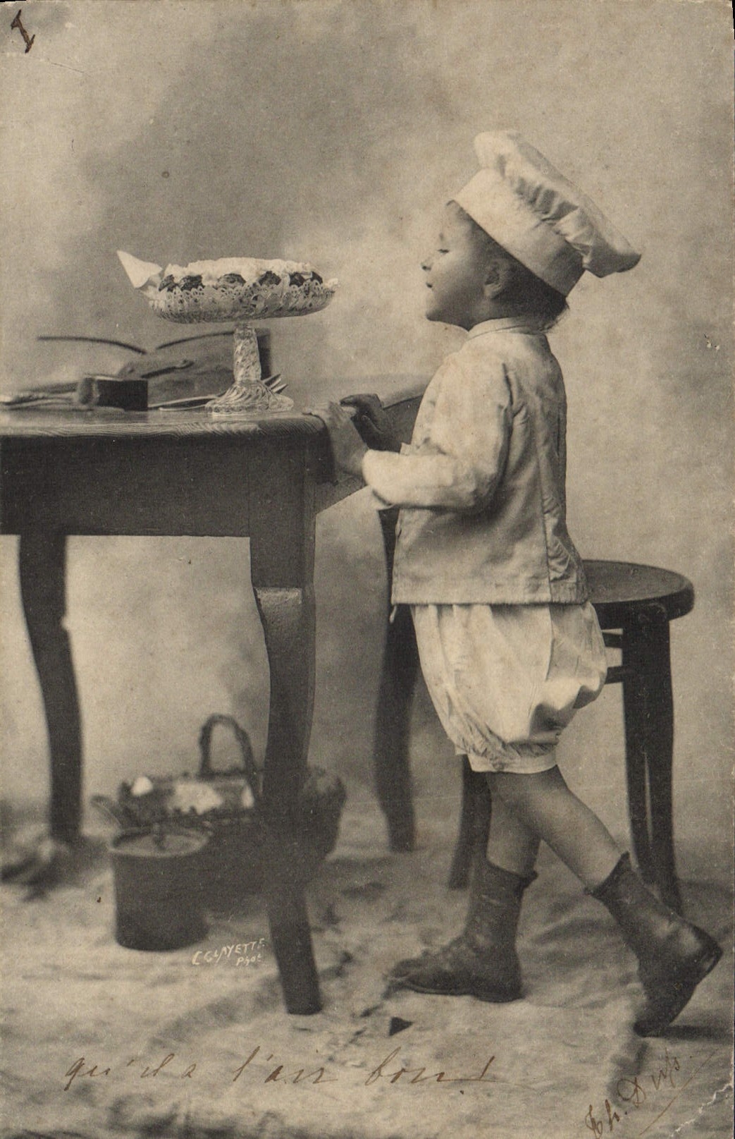 CPA Fantaisie Enfant Patissier 