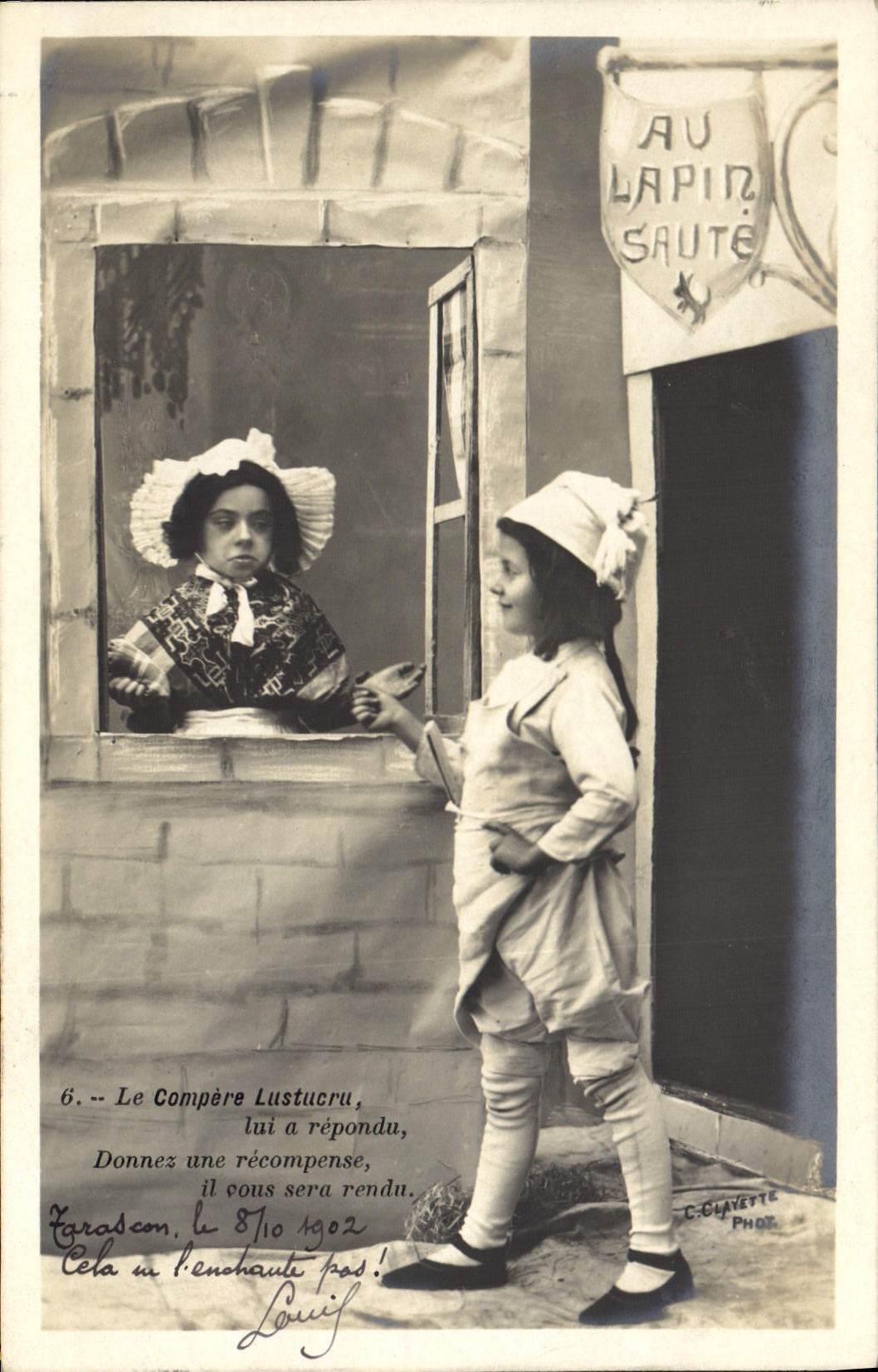 CPA Fantaisie Enfant la mere Michel et son chat Au lapin saute