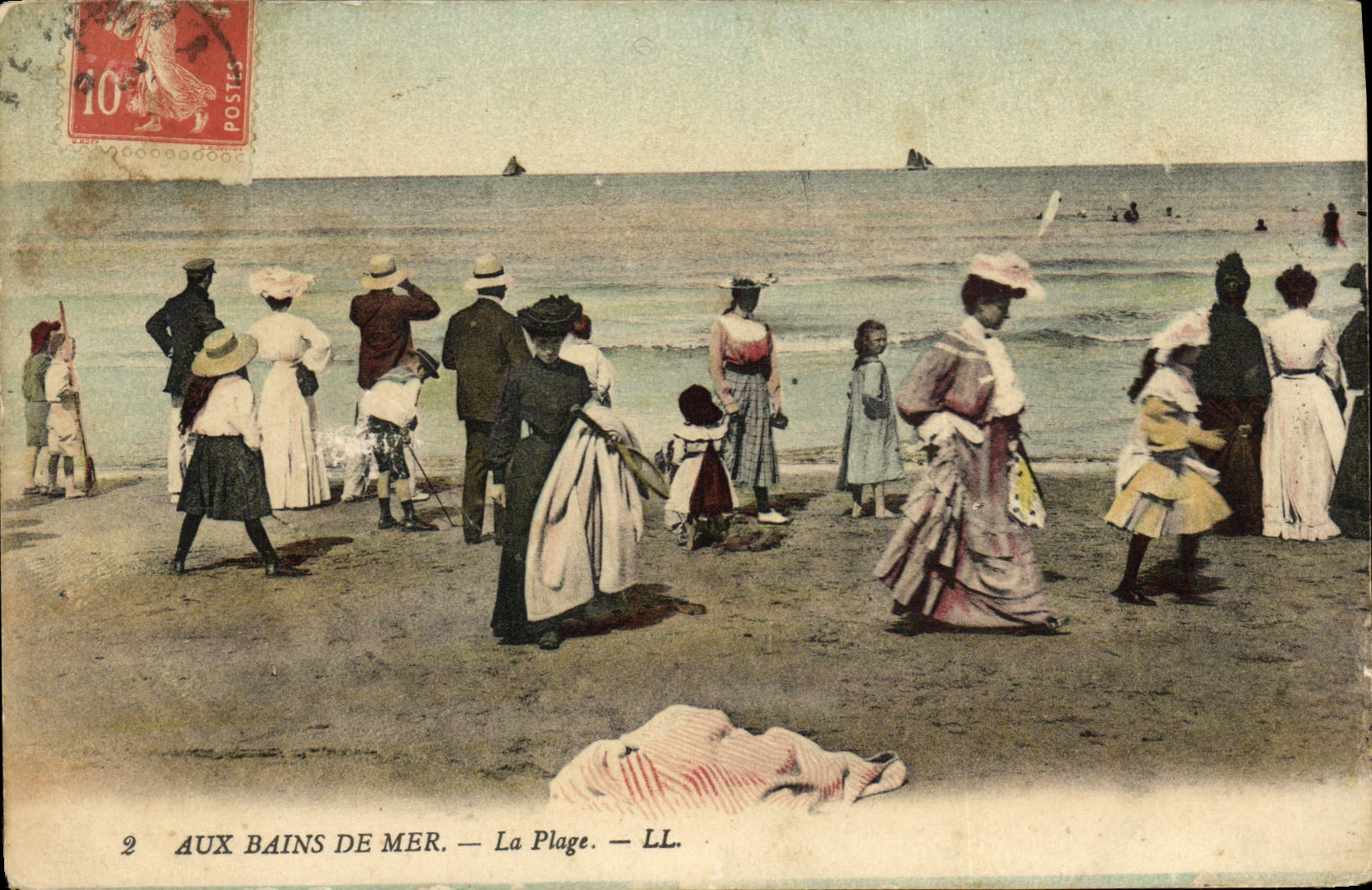 CPA Fantaisie Femmes Aux bains de mer La Plage