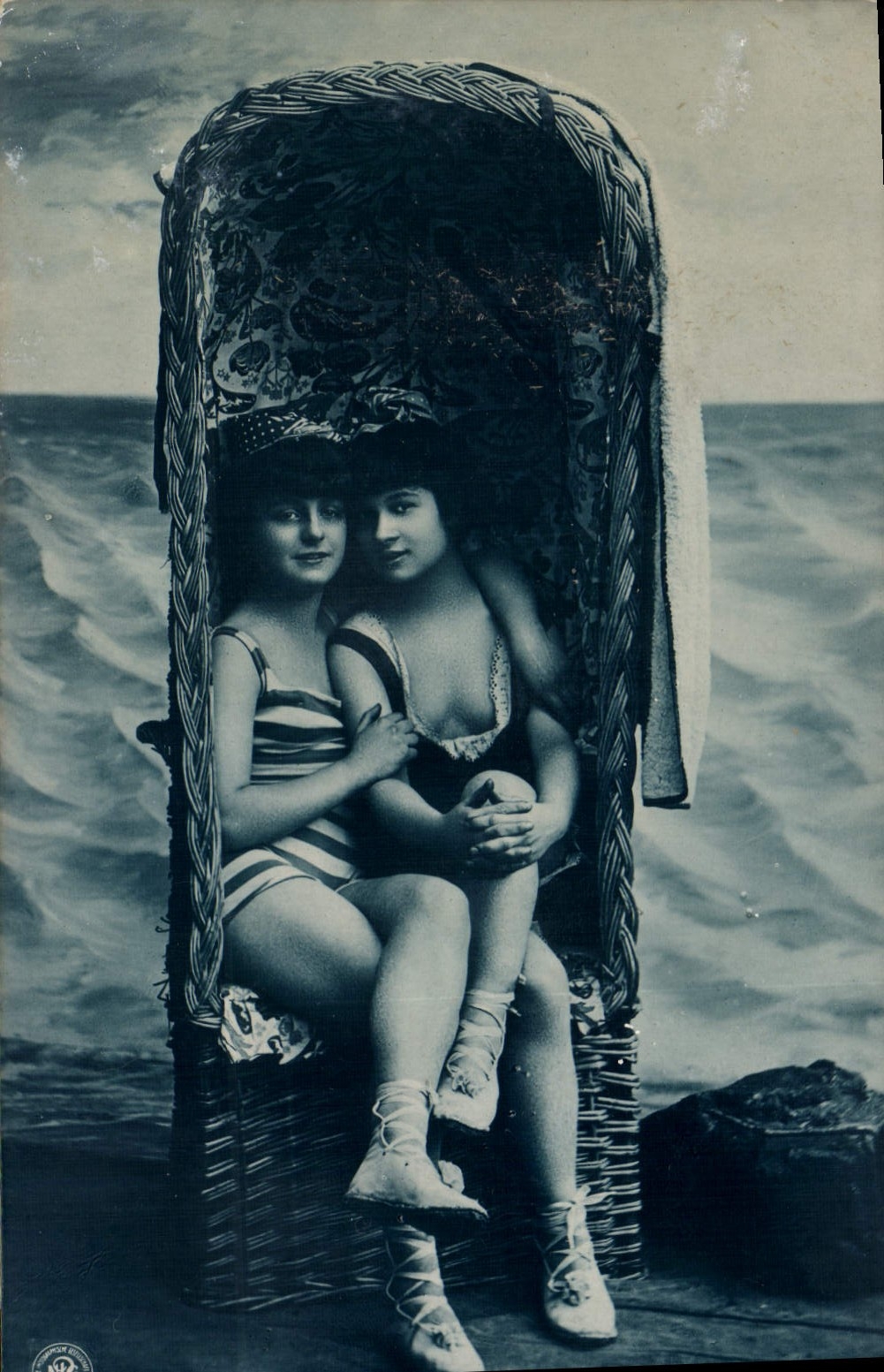 CPA Fantaisie Femme Trouville Une jolie baigneuse 