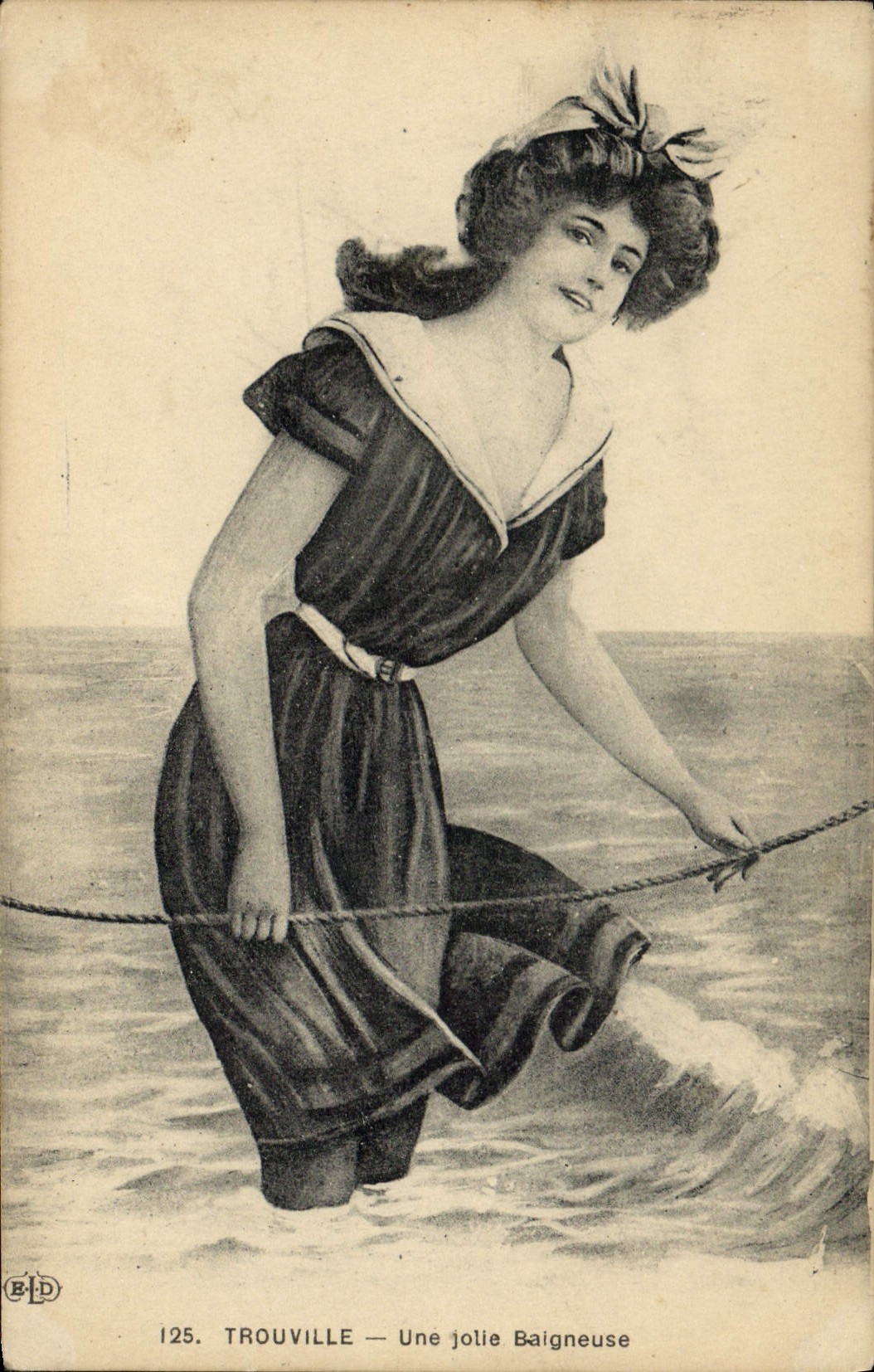 CPA Fantaisie Femme Trouville Une jolie baigneuse 