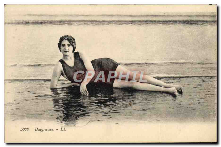CPA Fantaisie Femme Baigneuse 