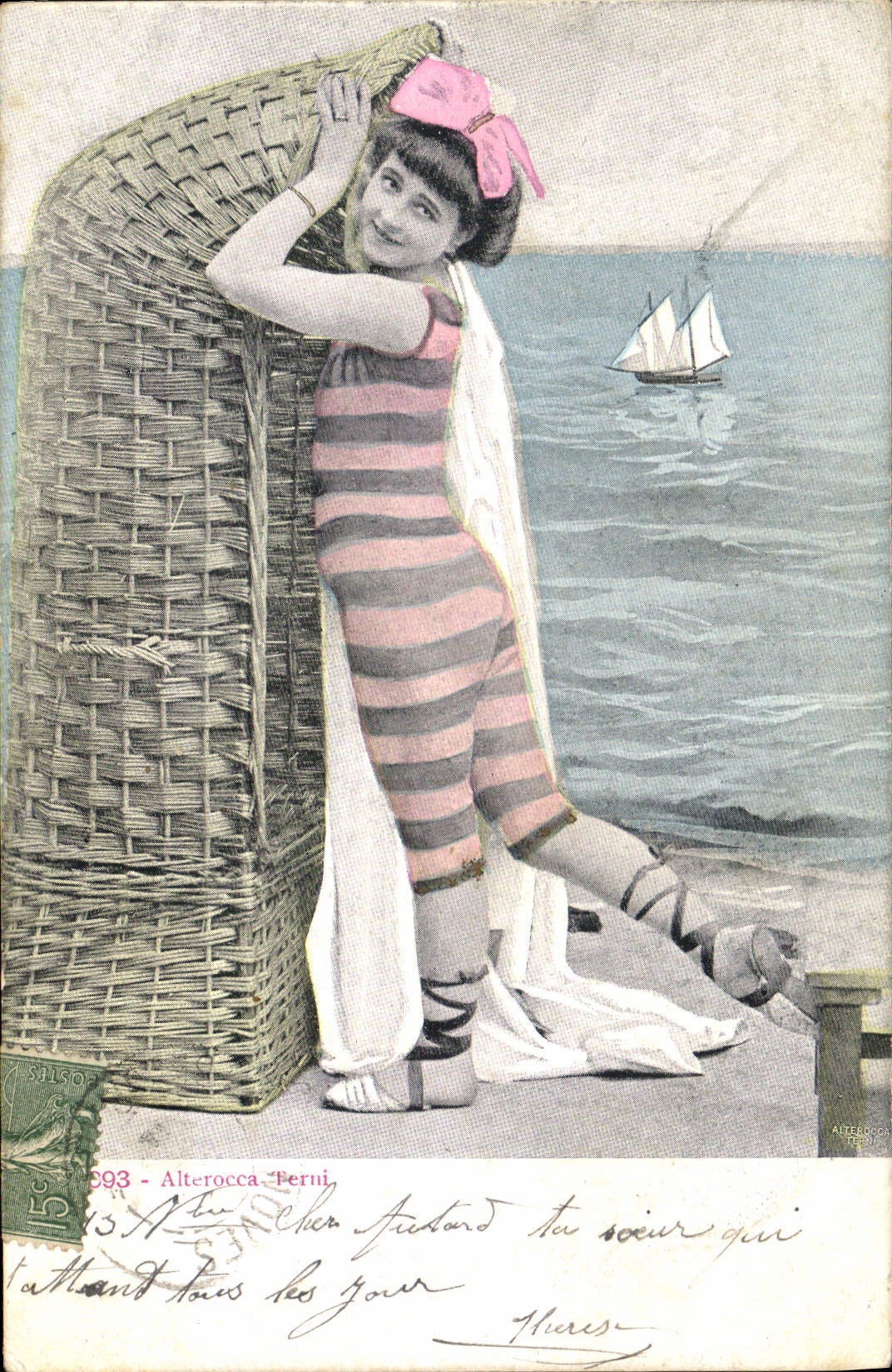 Jeune fille en maillot rayé — plage avec voile — Alterocca Perui, n° 293