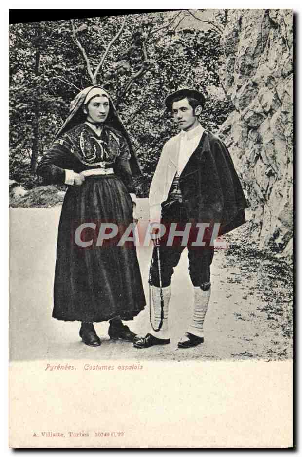 CPA Pyrenees Costumes Ossalois Folklore