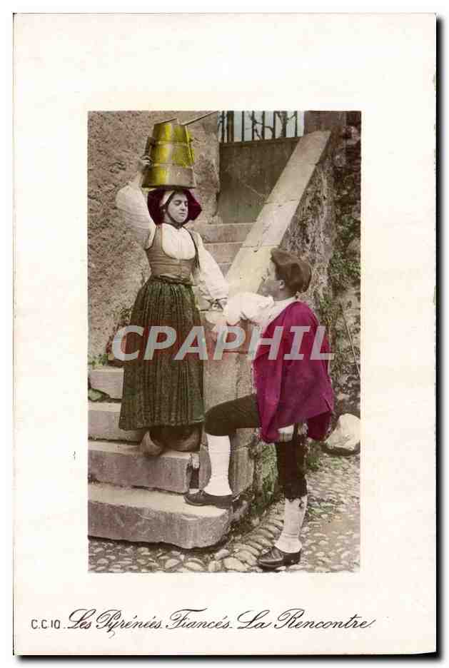 CPA Pyrenees Fiances La rencontre Folklore