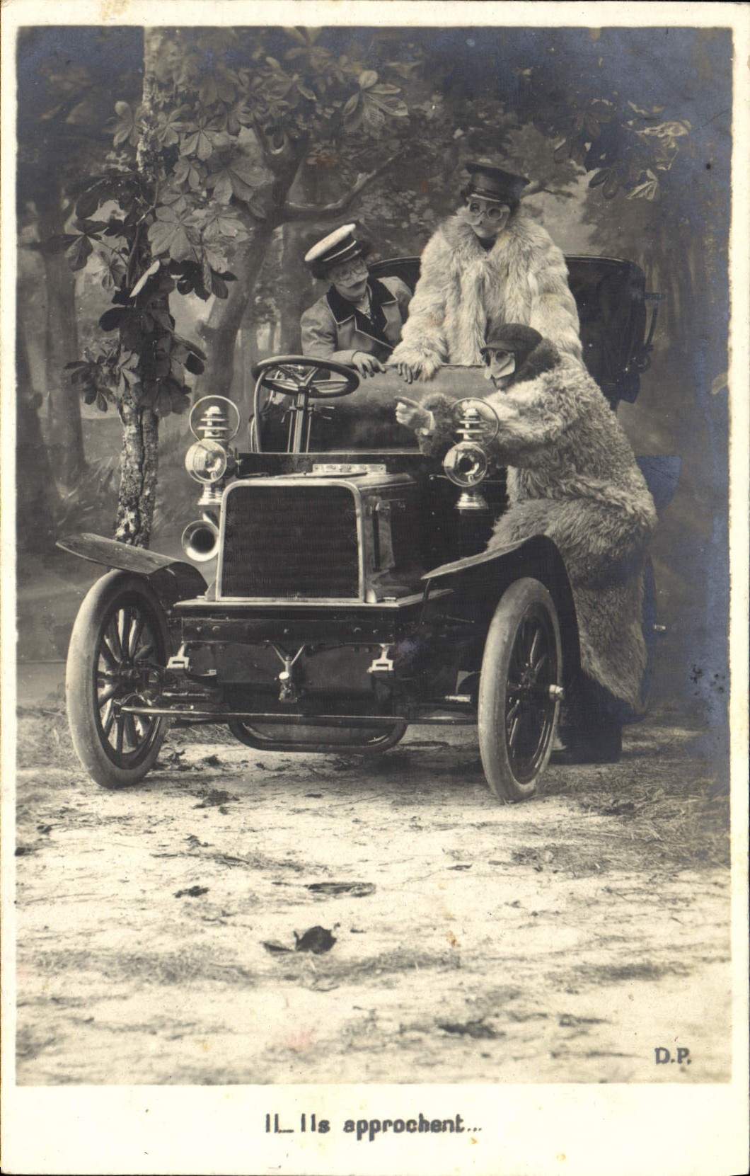 Automobile — three figures in fur — D.P.