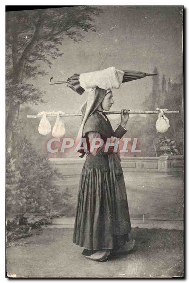 CPA Folklore Pyrenees Femme