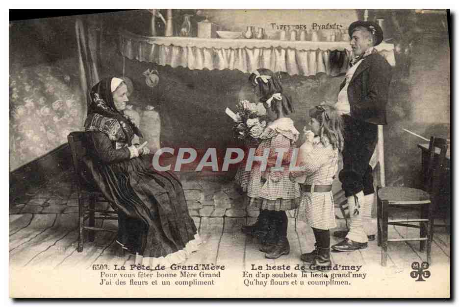 CPA Folklore Pyrenees La fete de grand mere 