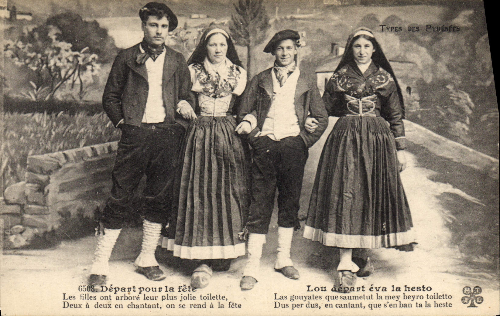 CPA Folklore Pyrenees Depart pour la fete