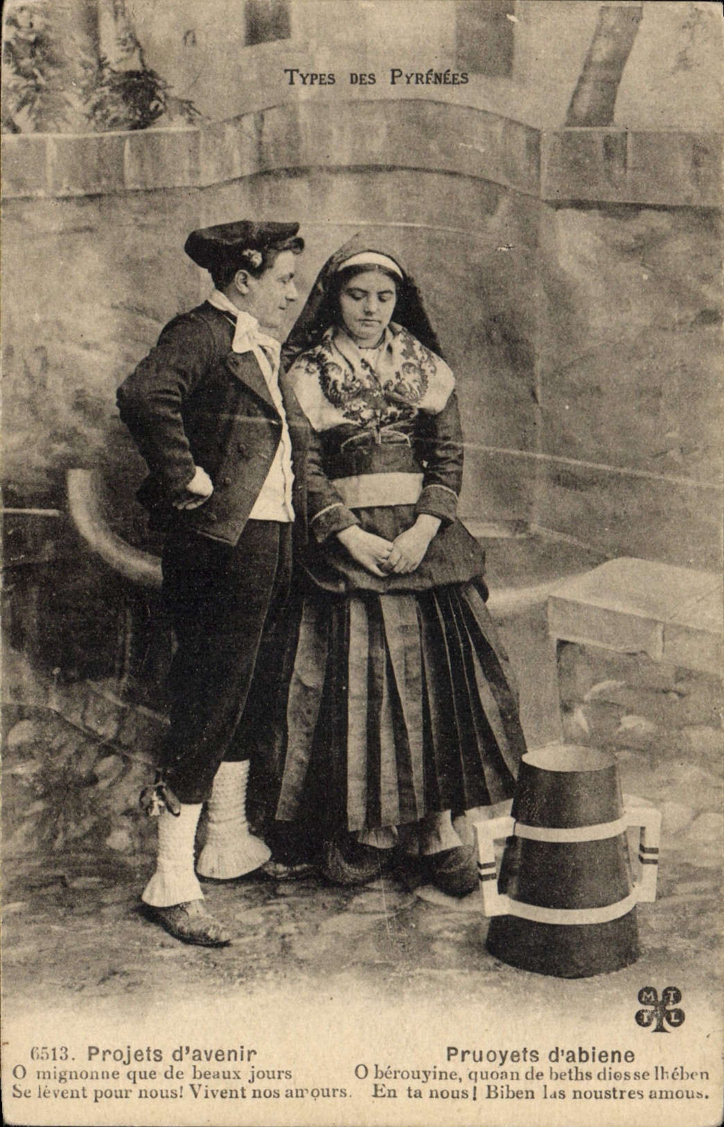 CPA Folklore Pyrenees Projets d'avenir