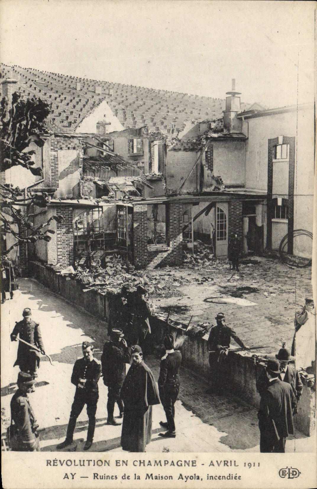 Ay — Ruinen der Ayola-Haus, in Flammen — ELD, Nr. 1911