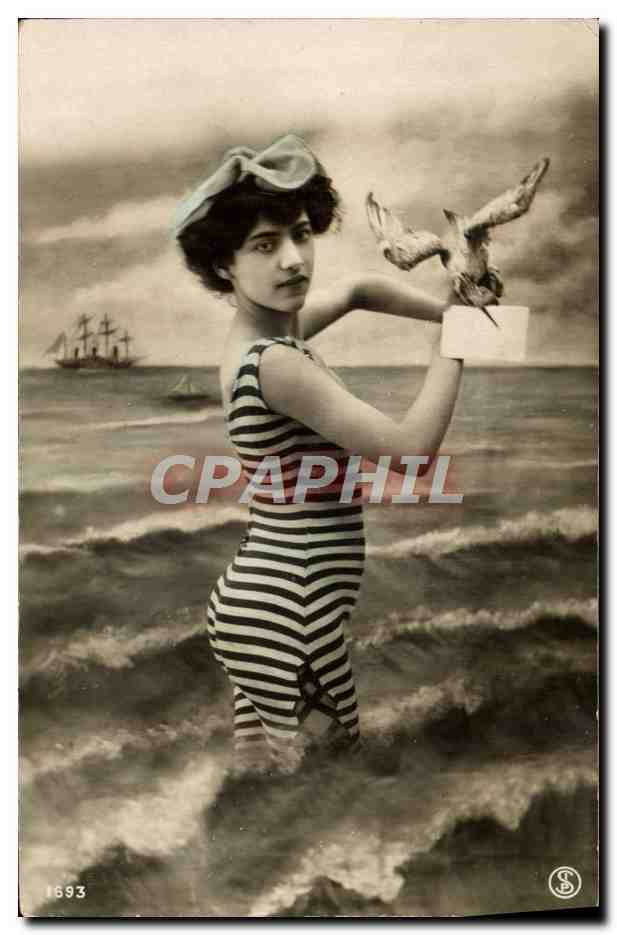 Frau im gestreiften Badeanzug mit einer Gans — Seebild mit Segelschiff — Verlag S. & S. Nr. 1693