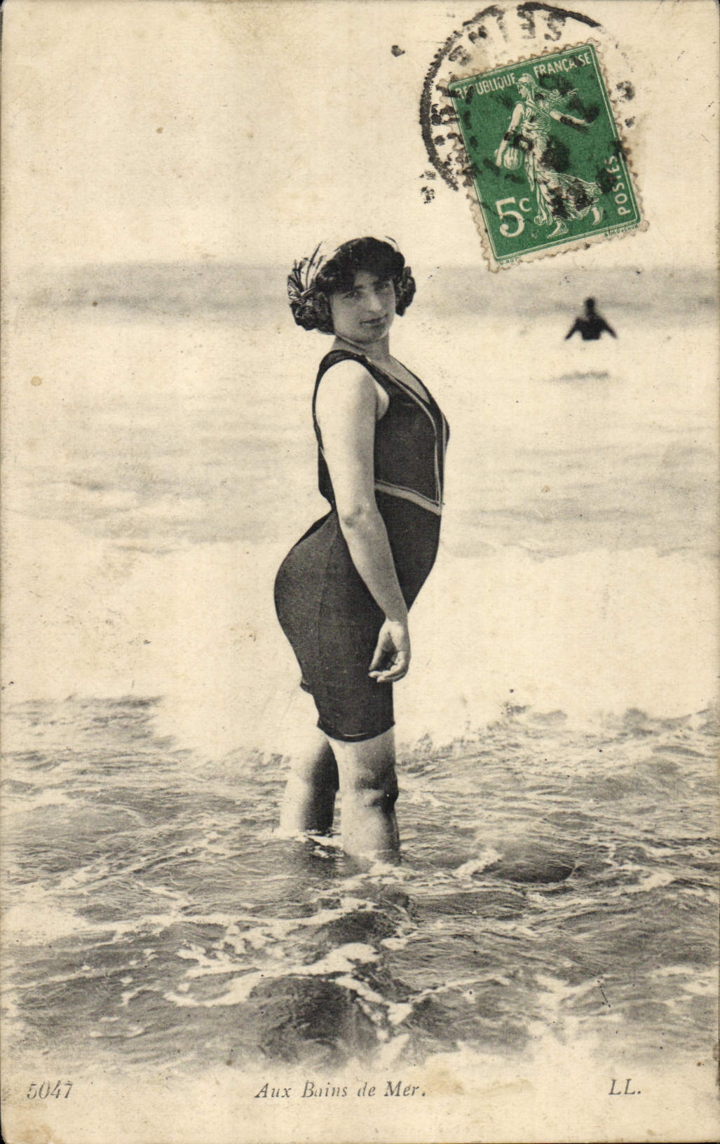 Femme en maillot de bain — Aux Bains de Mer — LL. n° 5047
