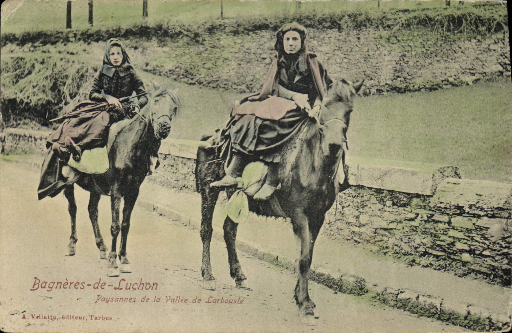 CPA Bagneres de Luchon Paysannes de la vallee de Larbouste 