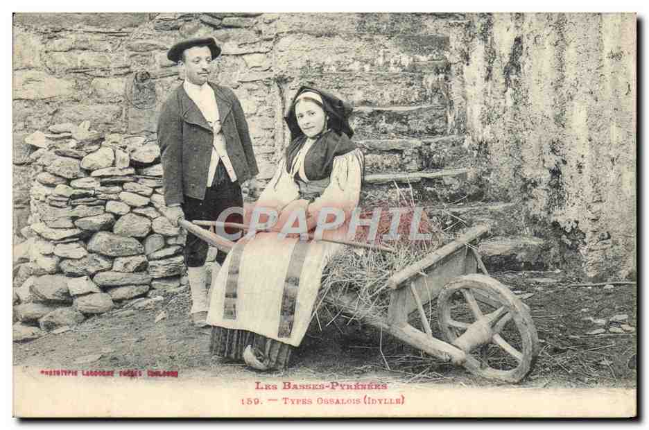 CPA Folklore Attelage Basses Pyrenees Types Ossalois Idylle 