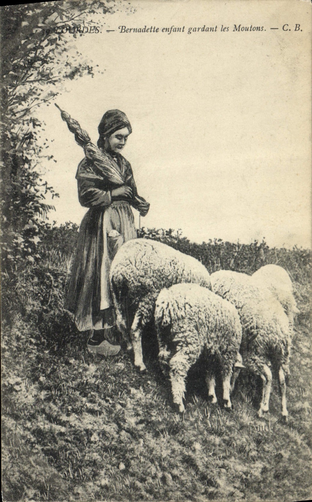 CPA Folklore Lourdes Bernadette Enfant gardant les moutons