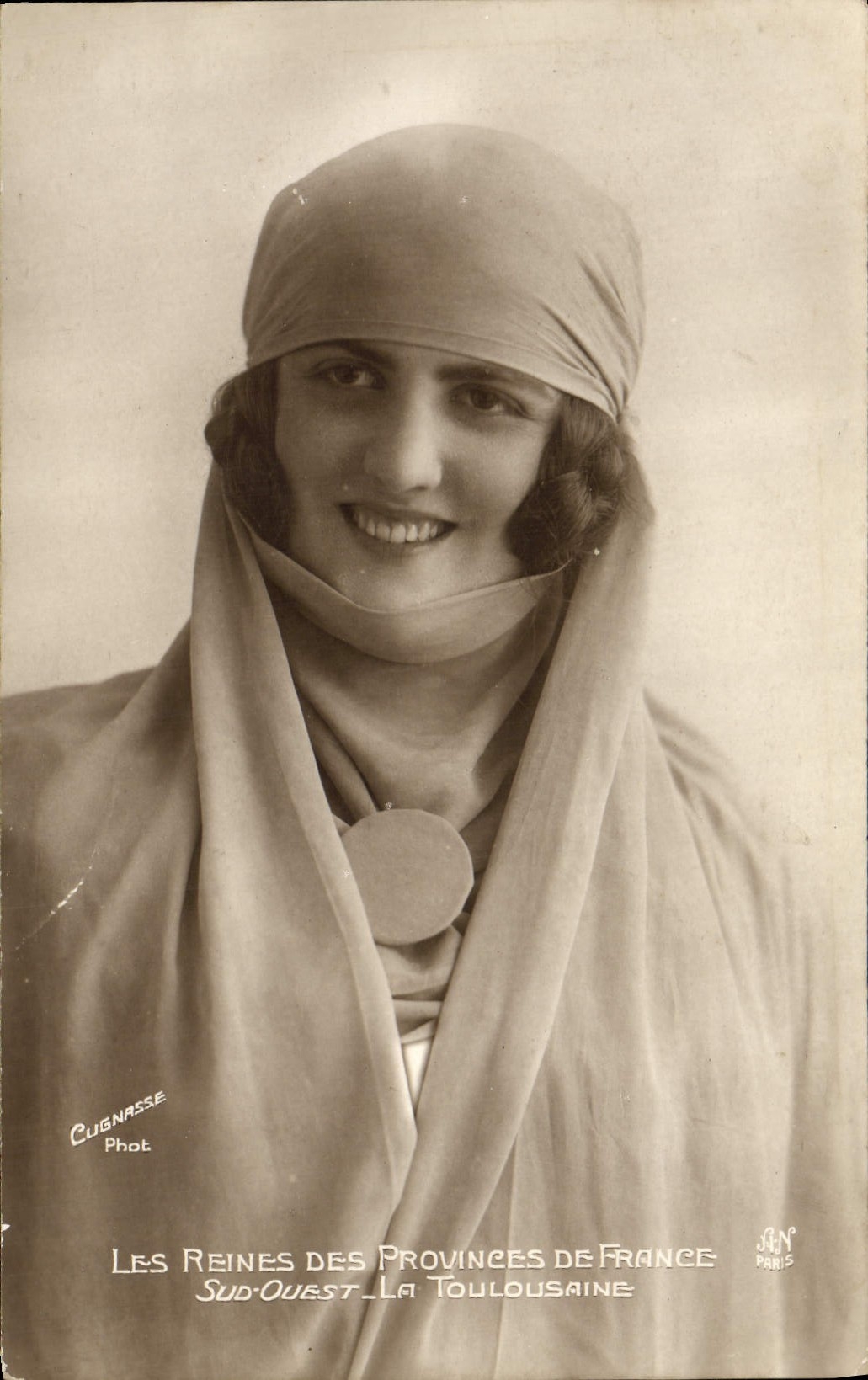 CPA Les reines des provinces de France Sud Ouest La Toulousaine Folklore