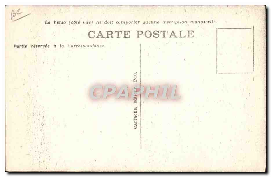 CPA Folklore Pyrenees Attendant le marche  — Verso