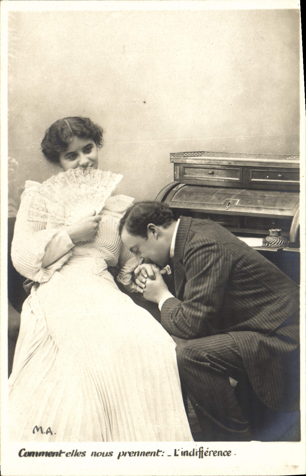 L'indifférence — scène de théâtre — M.A.