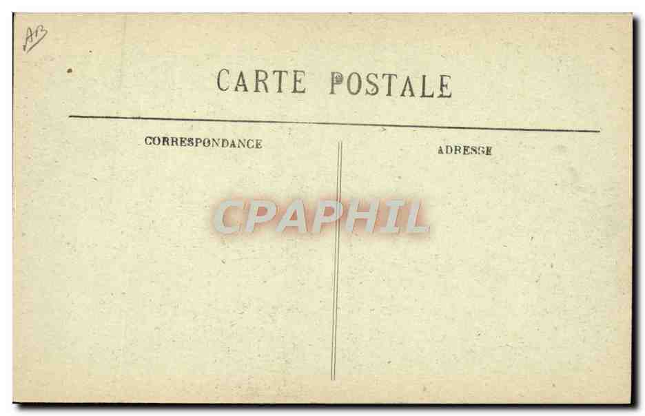 CPA Folklore Auvergne Une vieille fileuse  — Verso