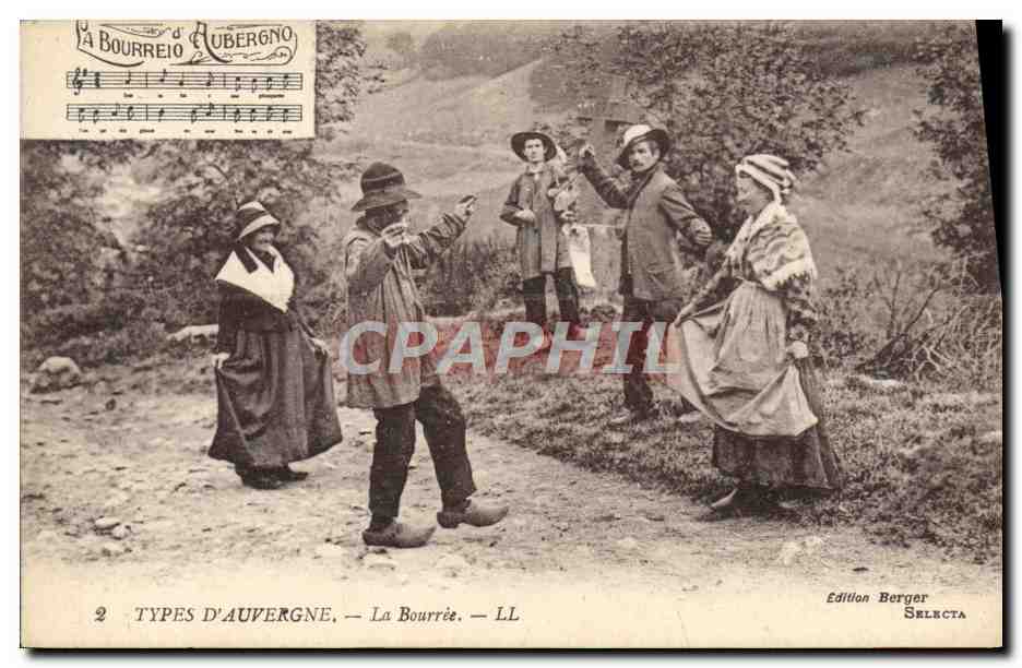 CPA Folklore Auvergne La bourree