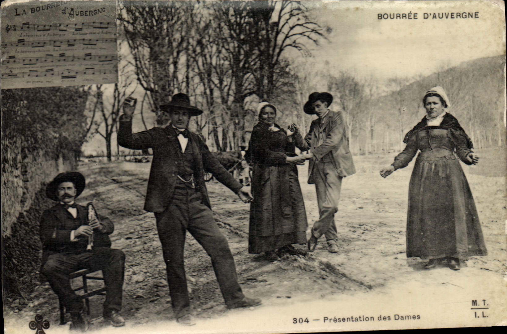 CPA Folklore Bourree d'Auvergne 