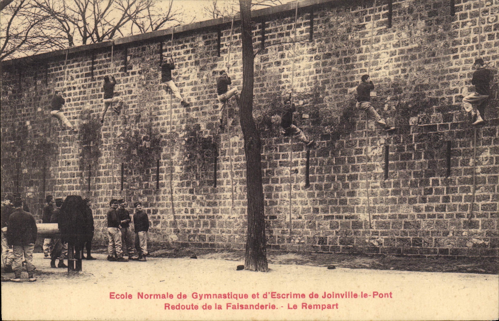 École Normale de Gymnastique et d'Escrime de Joinville-le-Pont — Le Rempart