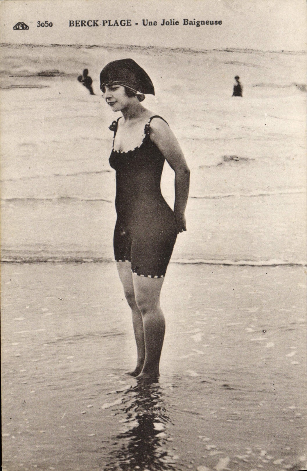 Berck Plage - Une Jolie Baigneuse — éditeur Cie Alsacienne des Arts Photographiques, Strasbourg, n° 3050